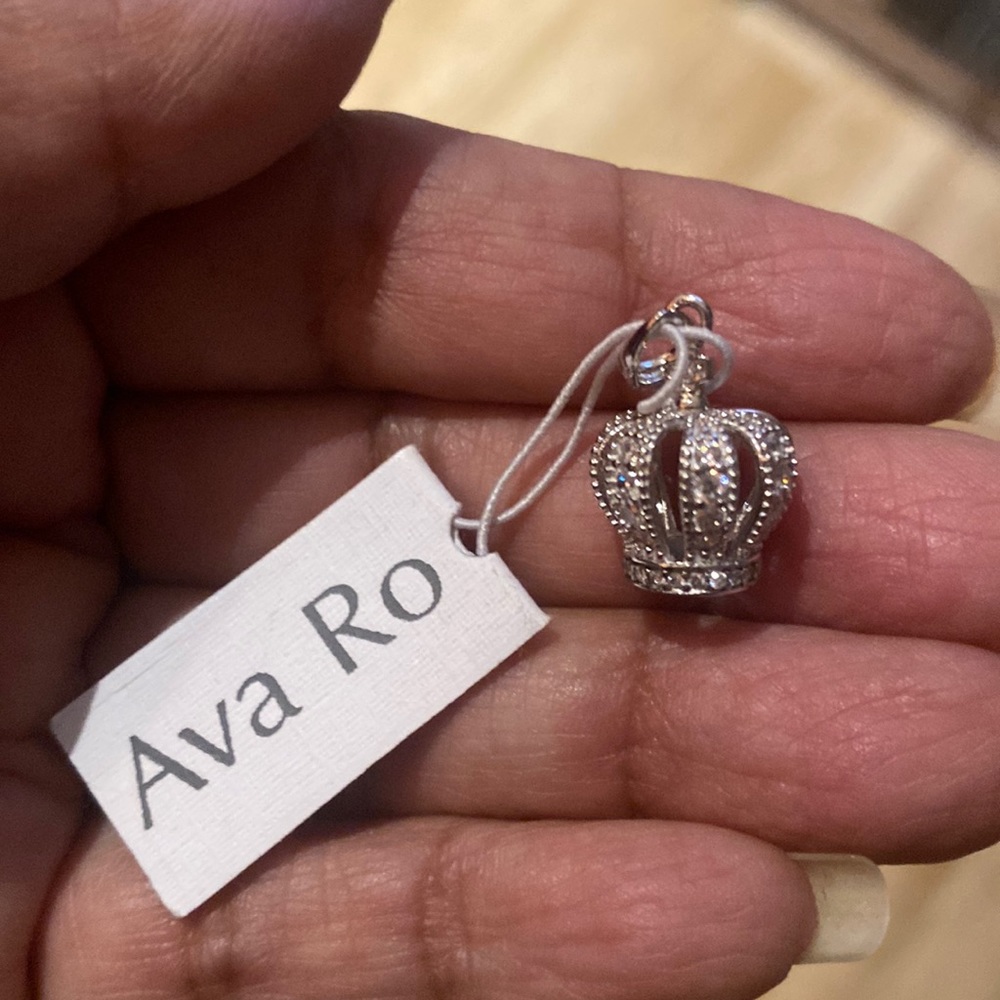 Ava Ro